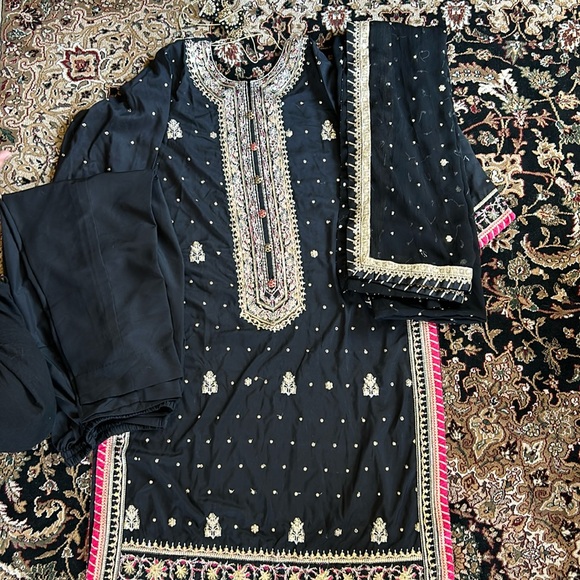 ASIM JOFA SALWAR KAMEEZ BRAND NEW - INDIAN DRESS - PARTY  FOR SPECIAL OCCASIO - Picture 1 of 5